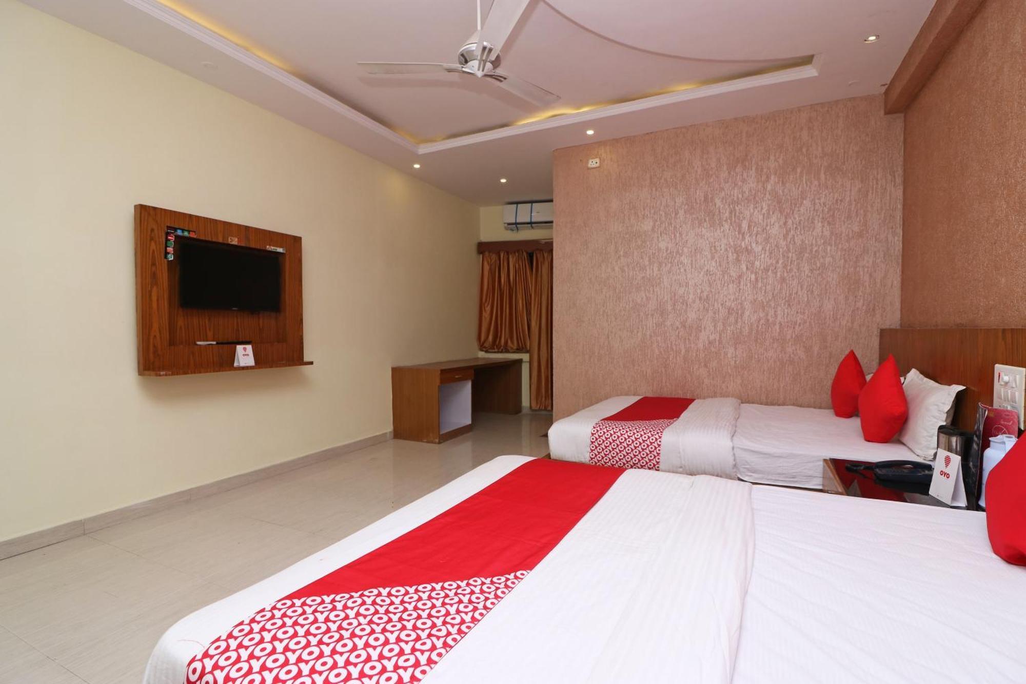 Hotel O G K Palace Bodh Gaya Exterior photo